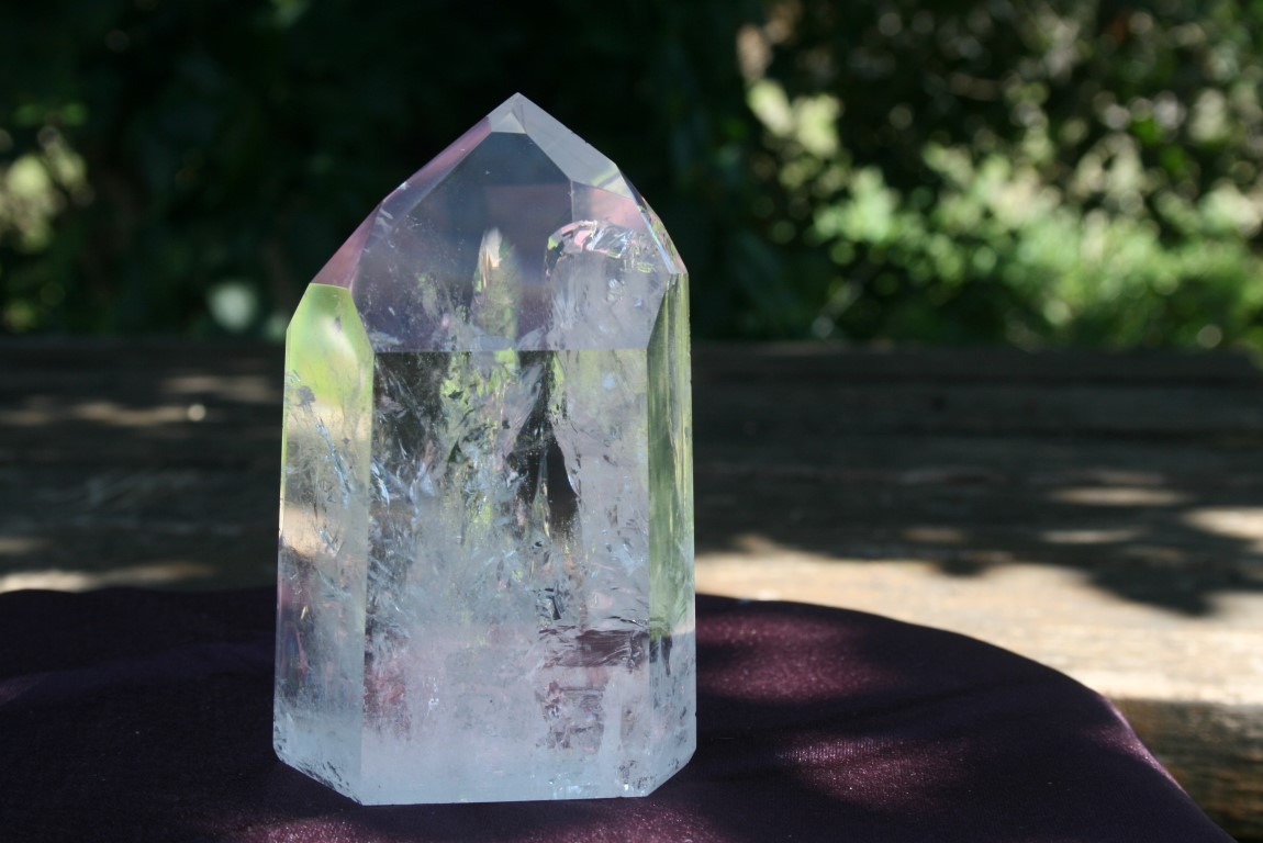 Quartz (Clear) with Point Formation programmability, amplification of one's intentions, magnification of ambient energies, clearing, cleansing, healing, memory enhancement 4650